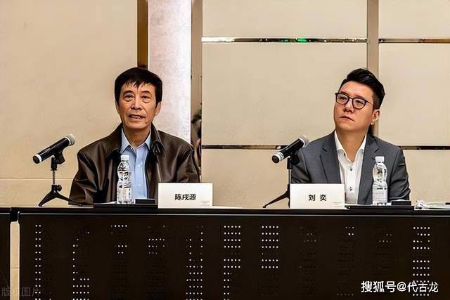 叶辰点了点头，微微一笑，深藏功与名。